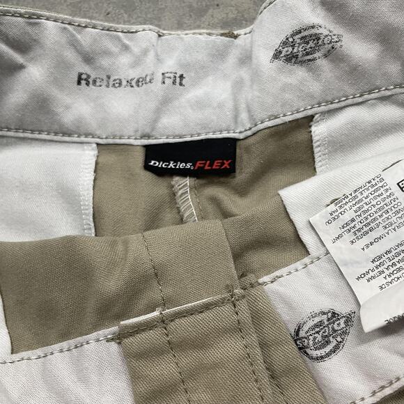 Dickies Shorts Mens 30 Khaki FLEX Relaxed Fit Work Utility WR852DS Stretch Chino - Picture 6 of 8
